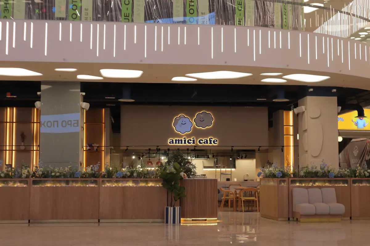 avenue sever amici cafe